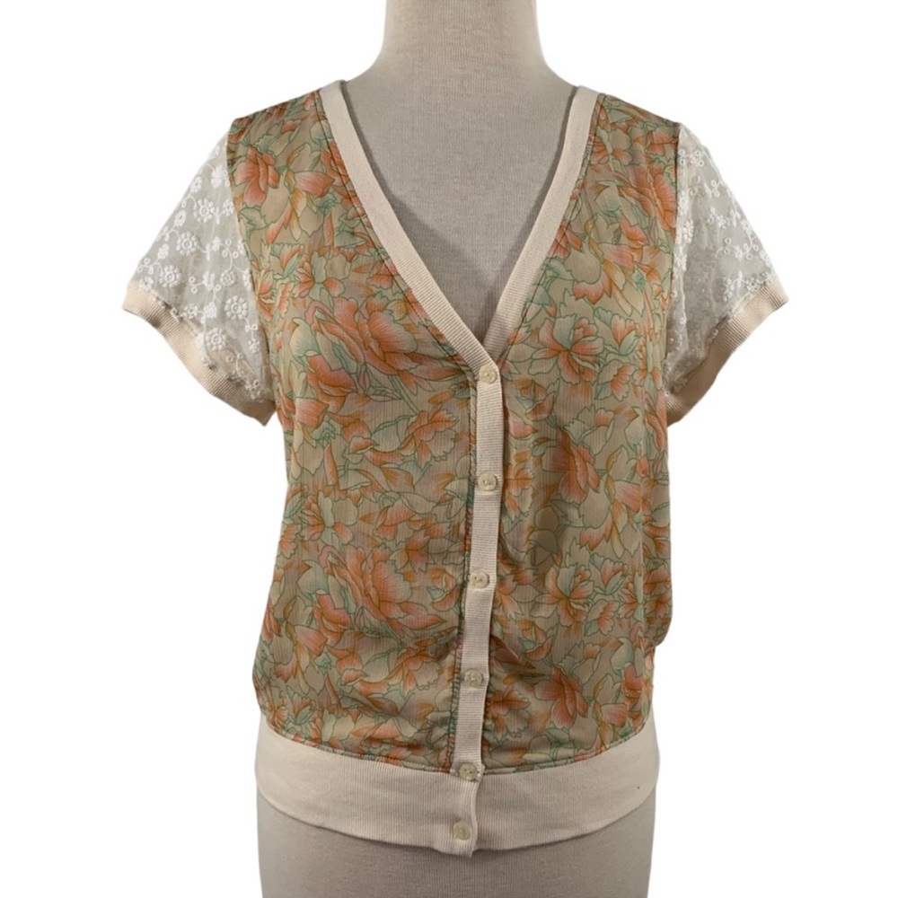 Free People Top Floral and Lace V-Neck Vintage Size M EUC Buttons